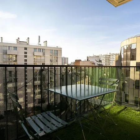 Bright With Sunny Balcony Apartament Paryż